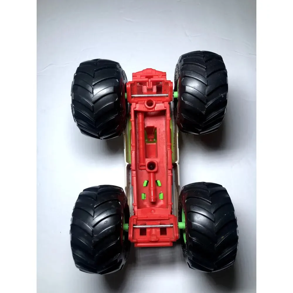 Hot Wheels Monster Trucks HW Pizza CO. 1:24 Scale